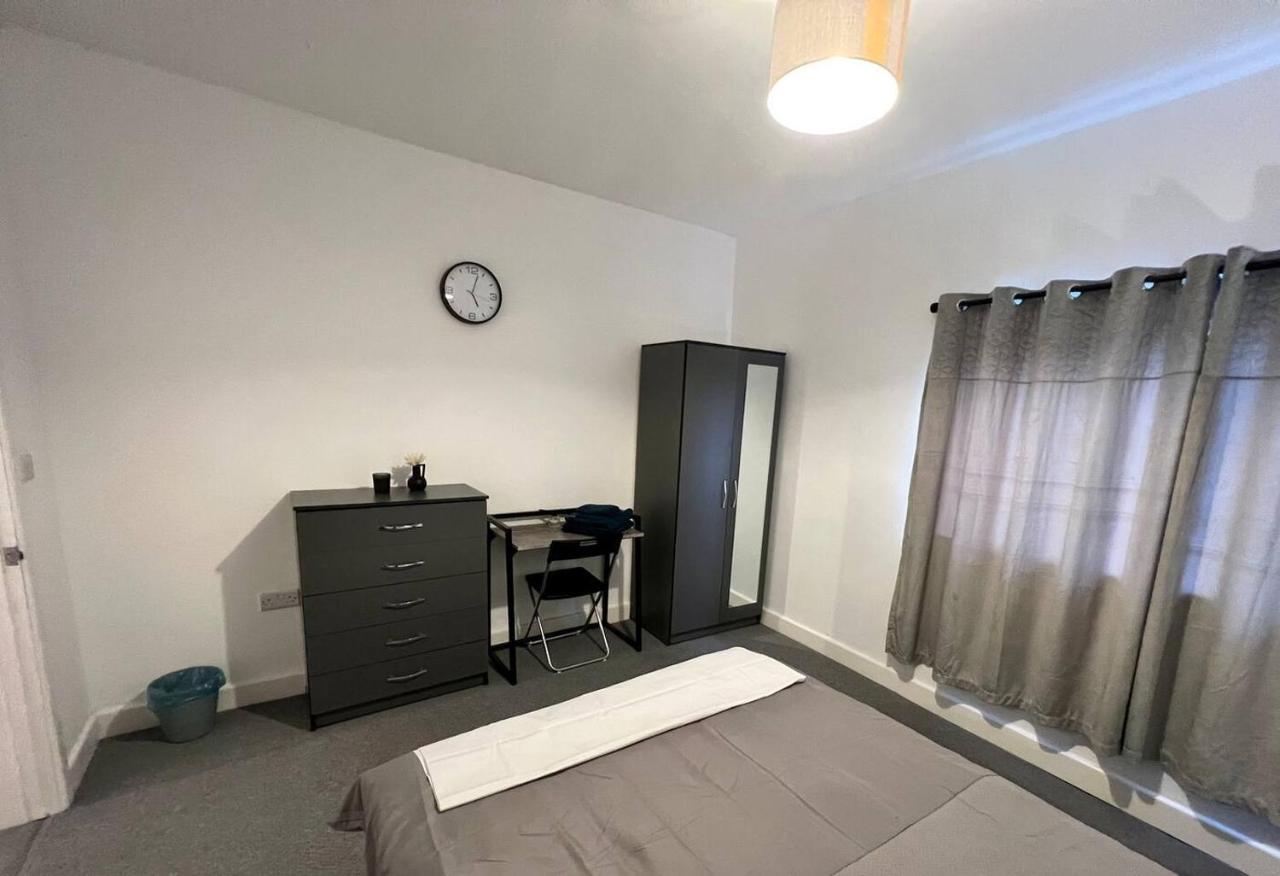 4 Bedroom Terrace House Wellingborough Ngoại thất bức ảnh