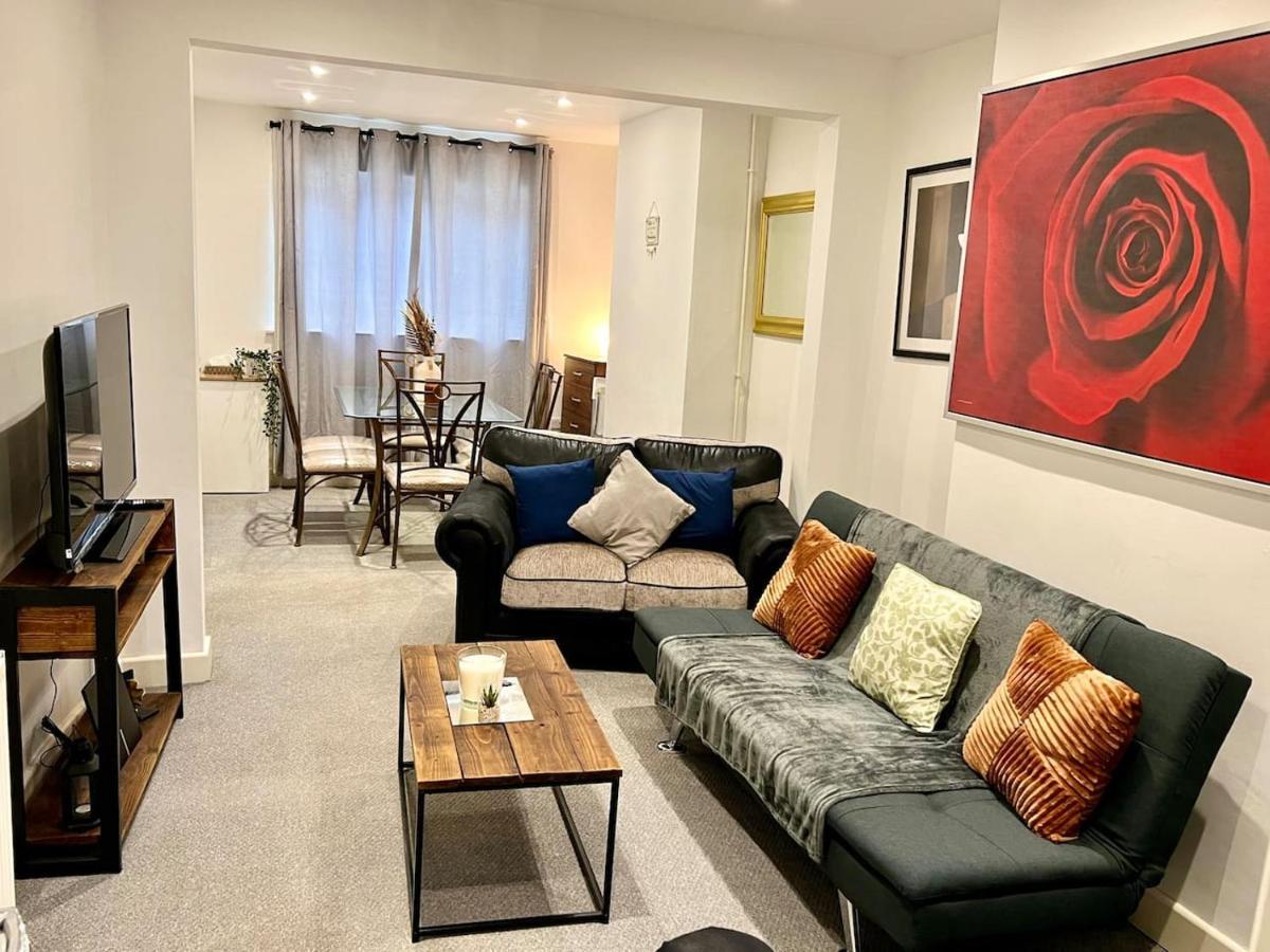 4 Bedroom Terrace House Wellingborough Ngoại thất bức ảnh