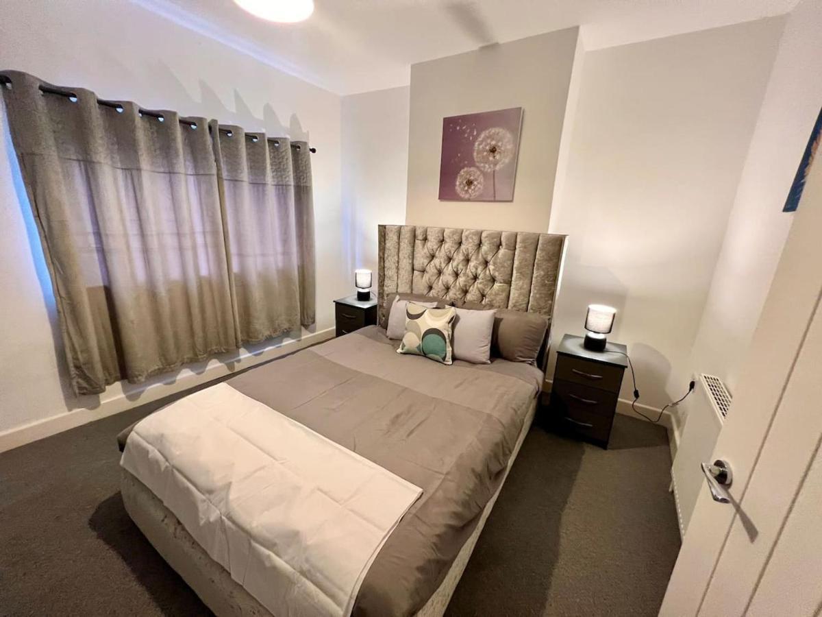 4 Bedroom Terrace House Wellingborough Ngoại thất bức ảnh