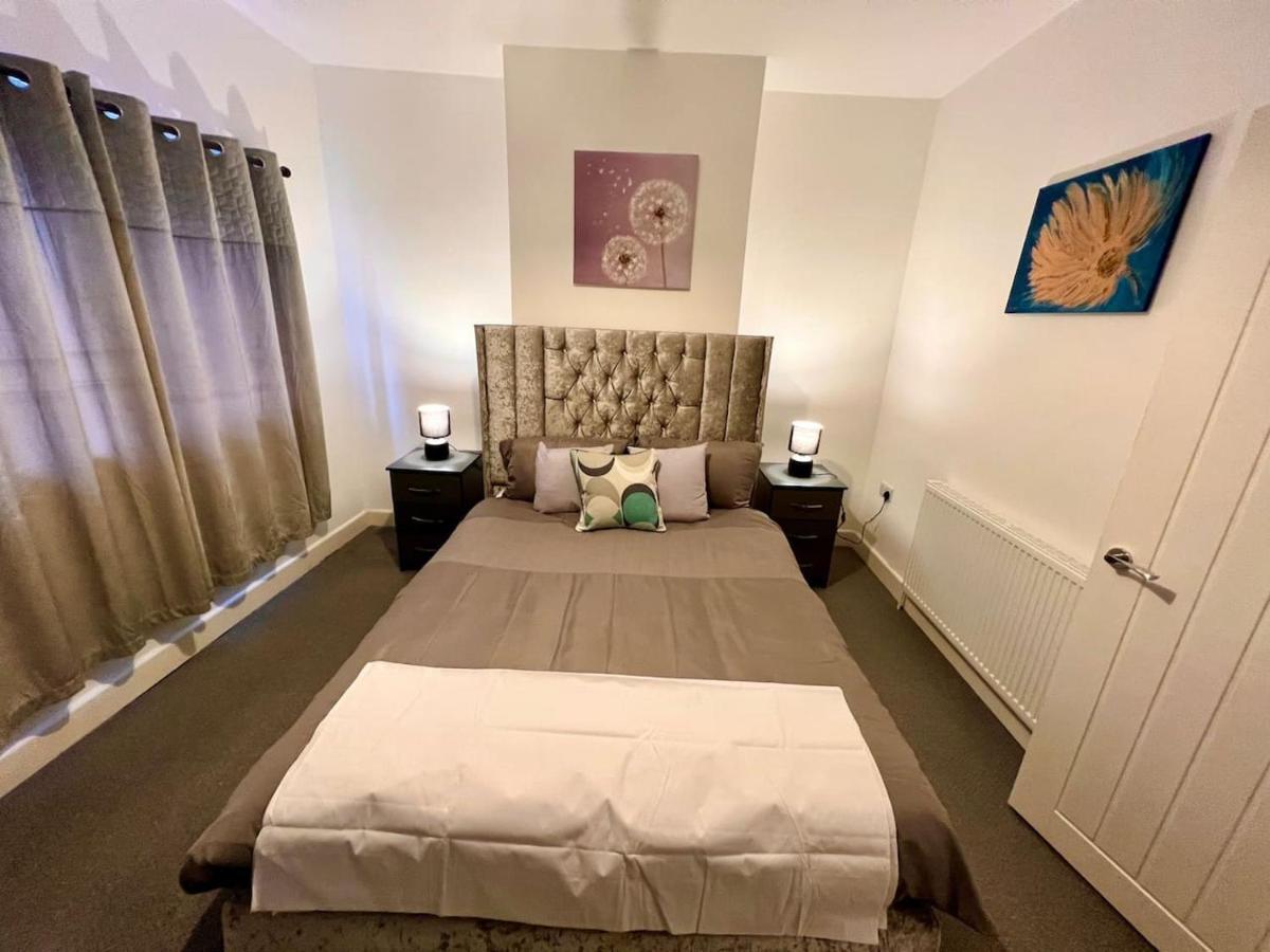 4 Bedroom Terrace House Wellingborough Ngoại thất bức ảnh